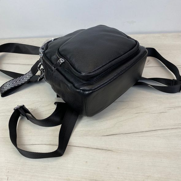 Невеликий шкіряний рюкзак із широким чорно-білим ремінцем С101-КТ-2893 Чорний