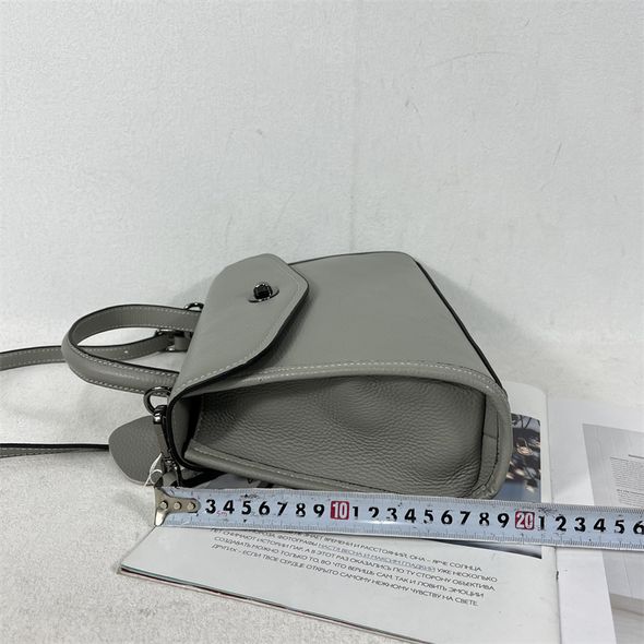 Шкіряна сумка трапеція з клапаном широкий ремінець на плече С48-КТ-3081 Коричнева