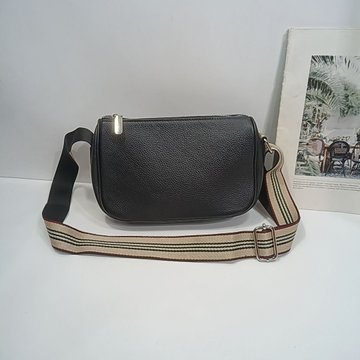 Кожаная женская сумка с широким текстильным ремешком на плечо С101-КТ-4159 Черная