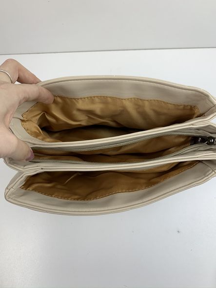 Середня пласка сумка стьобана ромбиками з клапаном А44-1676-L Чорна
