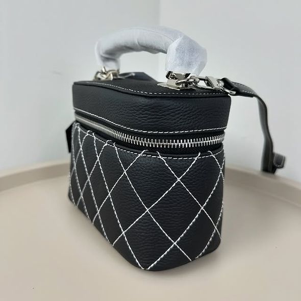 Міні шкіряна сумка овальний бочонок Lanvera-4346-С102 Чорна