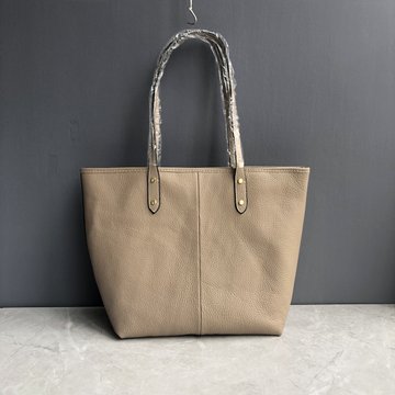 Кожаная сумка шоппер на молнии ручки на плечо мягкая фактура С60-КТ-3005 Бежевая