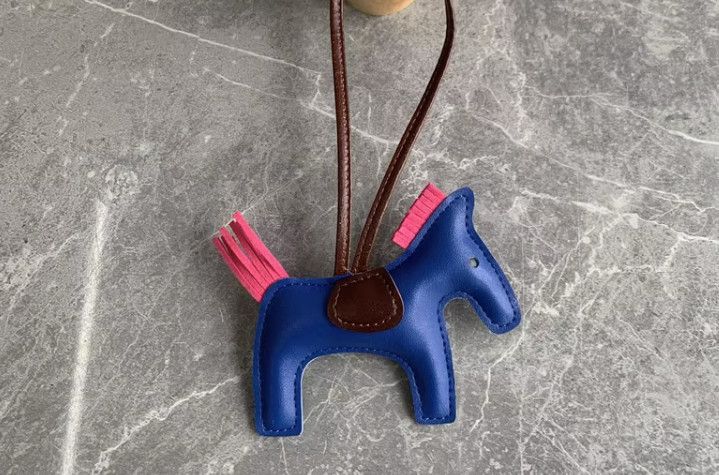 Брелок на сумку в виде коня "Коник" разных цветов