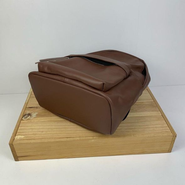 Вместительный рюкзак из гладкой кожи КТ-2875 Кофейный