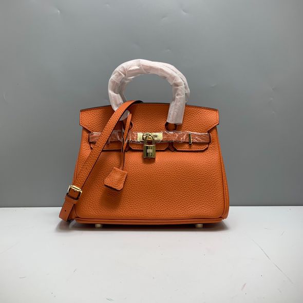 Кожаная сумка с ручкой 25см серебристая фурнитура КТ-835-25 Оранжевая