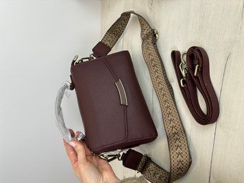 Стильна шкіряна сумка з клапаном Lanvera с49-кт-4402 Бордова