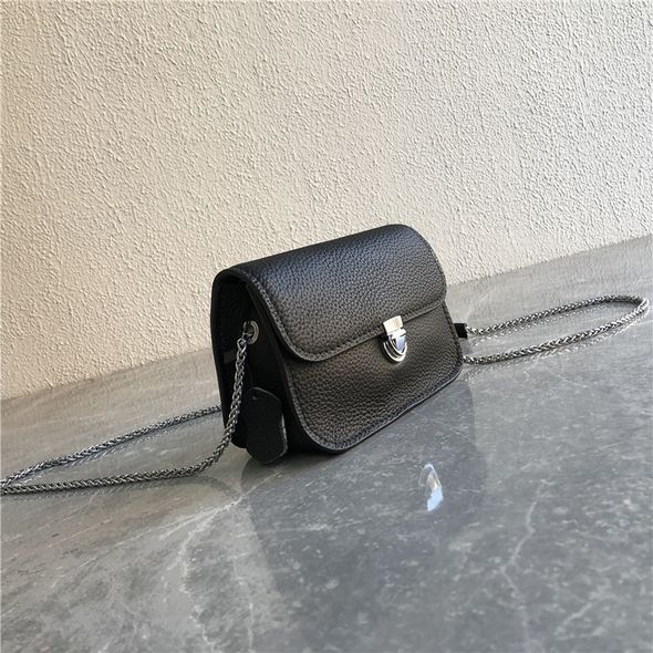 Шкіряна невелика сумка ланцюжок із вставкою на плече КТ-964 Чорна