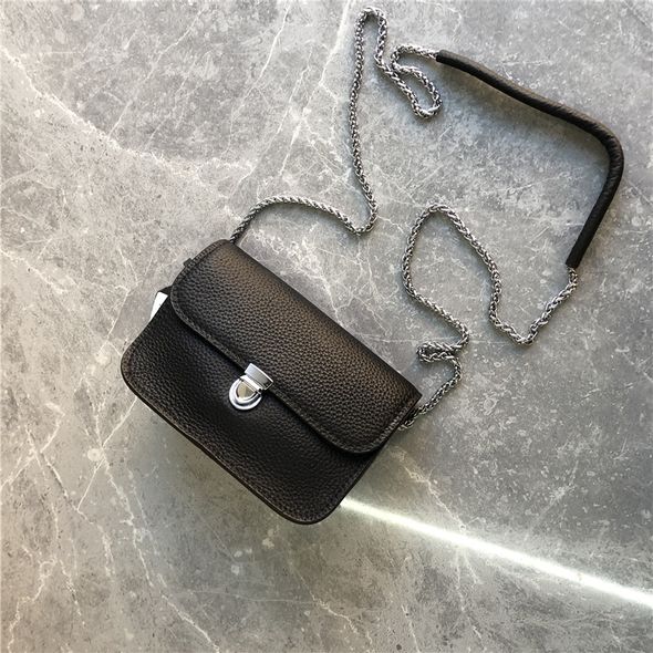 Кожаная небольшая сумка цепочка с вставкой на плечо КТ-964 Черный