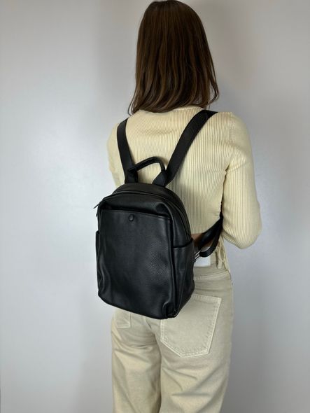 Шкіряний рюкзак з великим карманом спереду на кнопці с101-КТ-2823 Чорний