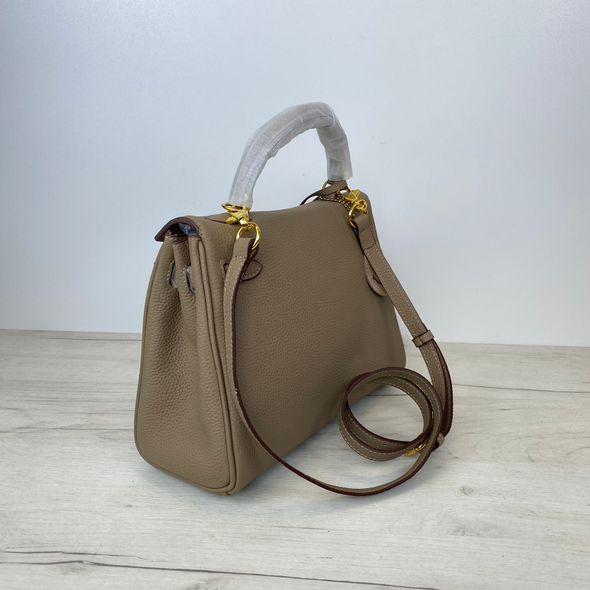 Популярная модель кожаная сумка с брелком 26см С60-КТ-815-26 Белая
