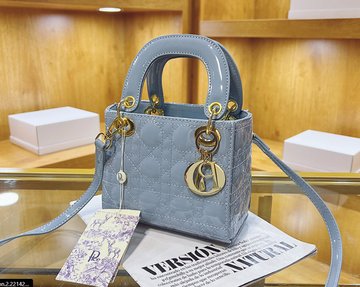 Женская стильная сумка Lady лаковая А04-0326 Голубой