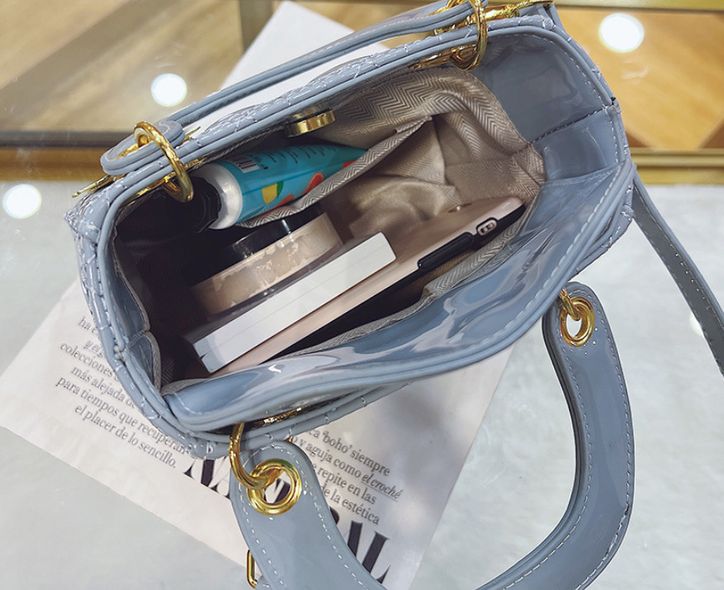 Жіноча стильна сумка Lady лакова А04-0326 Блакитна