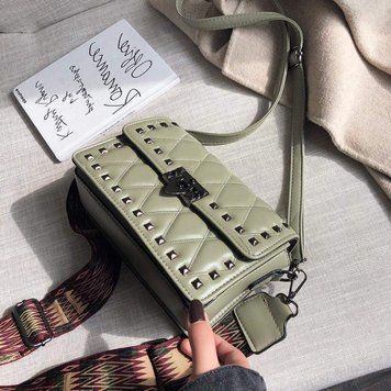 Жіноча сумка стьобана фактура на 3 відділи з широким ремінцем А04-1854 Зелена