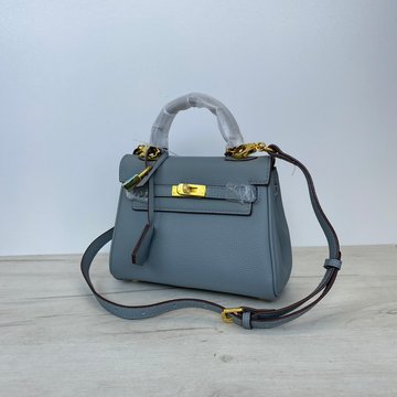 Маленькая кожаная сумка популярная модель с брелком С60-КТ-815-20-G Голубая